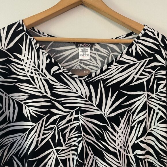 New Kim & Co Black & White V-neck Brazil Knit T-shirt Top Size XL bin 4A - Picture 3 of 5